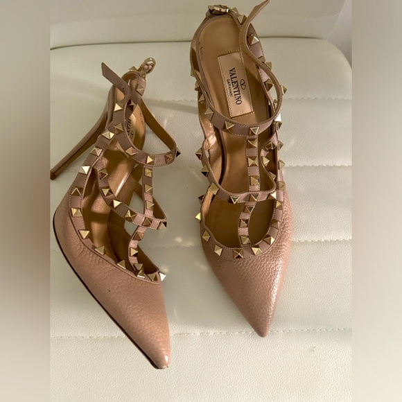 Valentino Rockstud Caged 100 Grainy Leather Pump size 40 Authentic